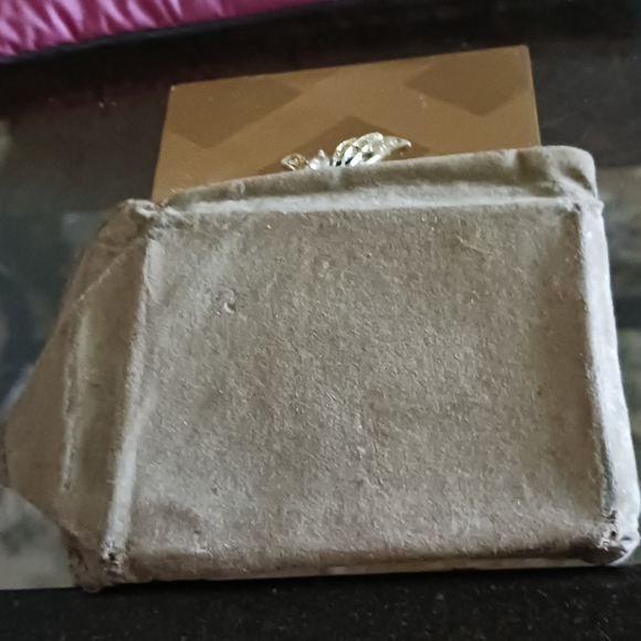 Volupte 1950's Goldtone Loose powder compact Mirror Puff Original Case - Picture 10 of 11